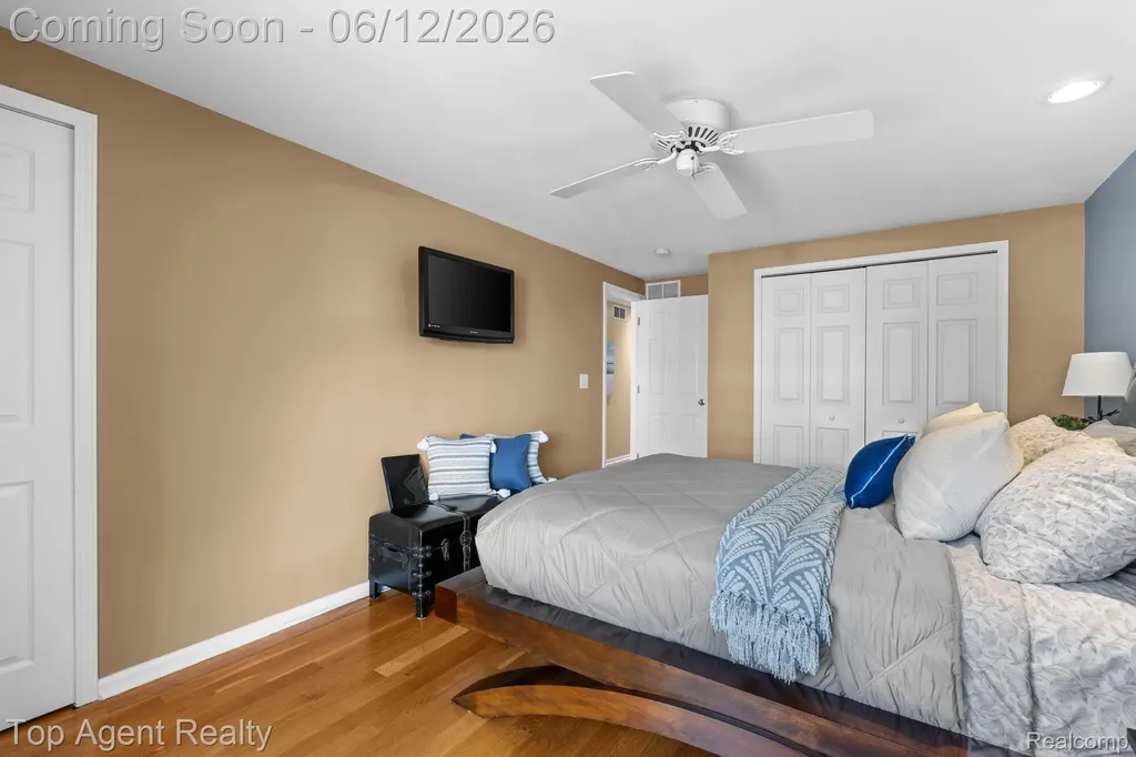 7214 Harbor Drive Clay Township MI 48001
