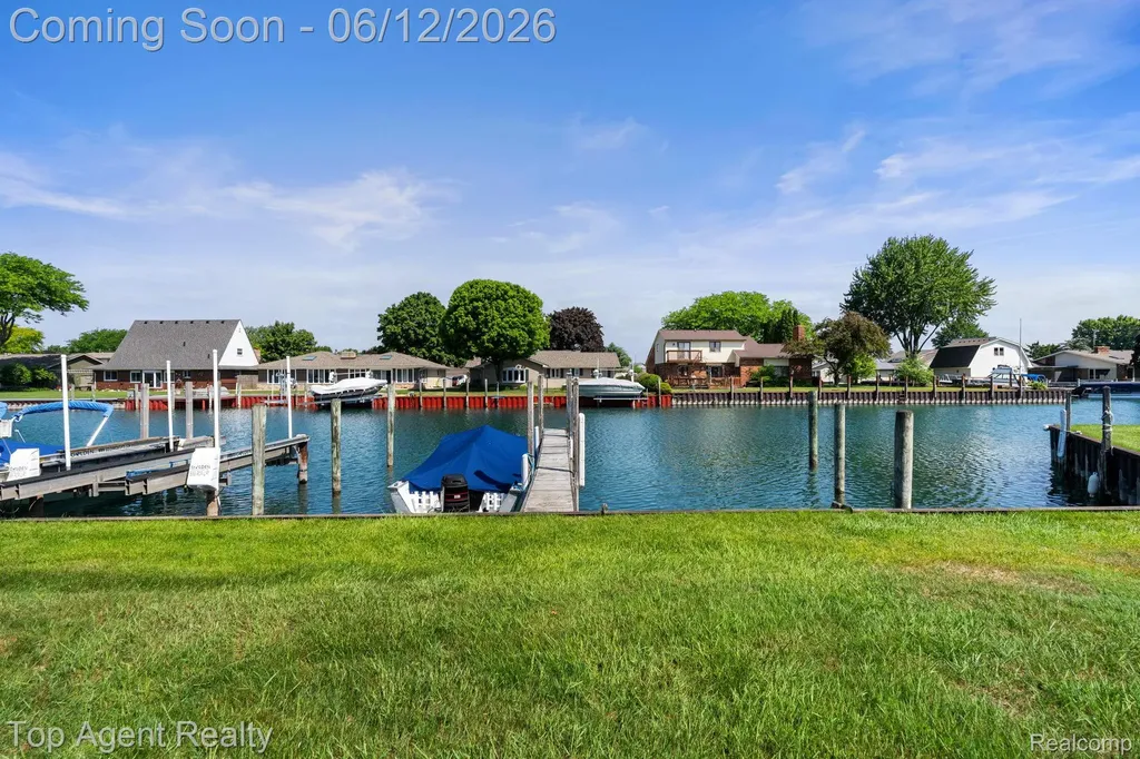 7214 Harbor Drive Clay Township MI 48001