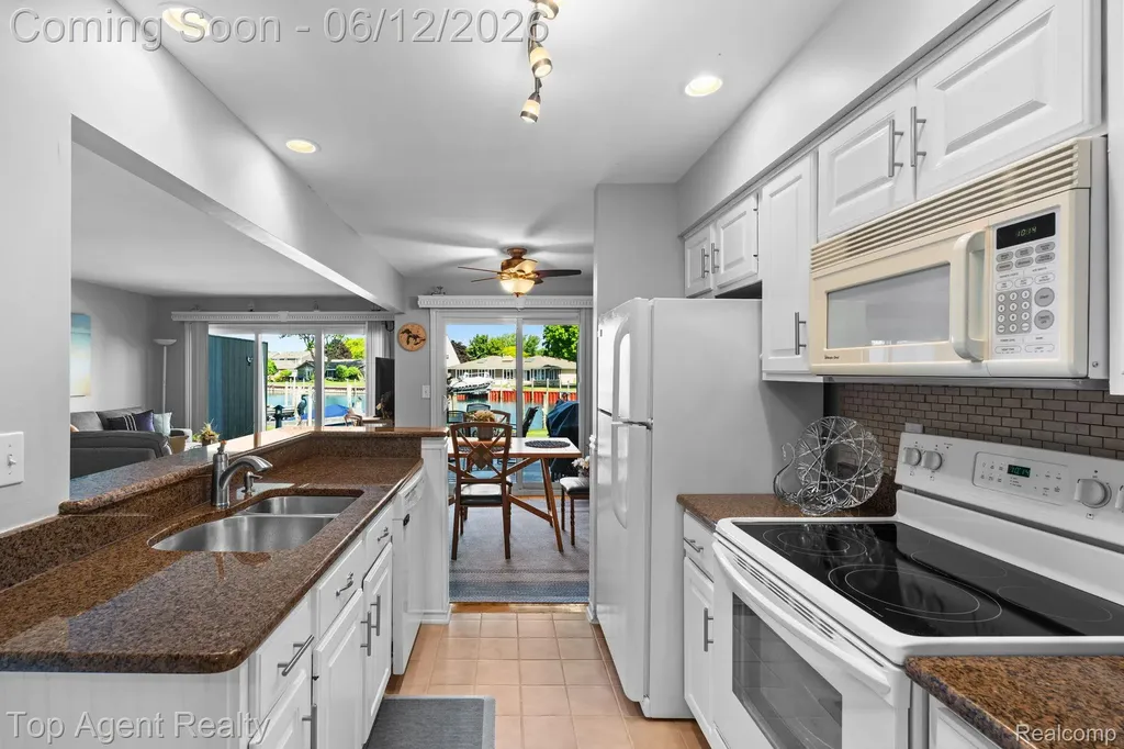 7214 Harbor Drive Clay Township MI 48001