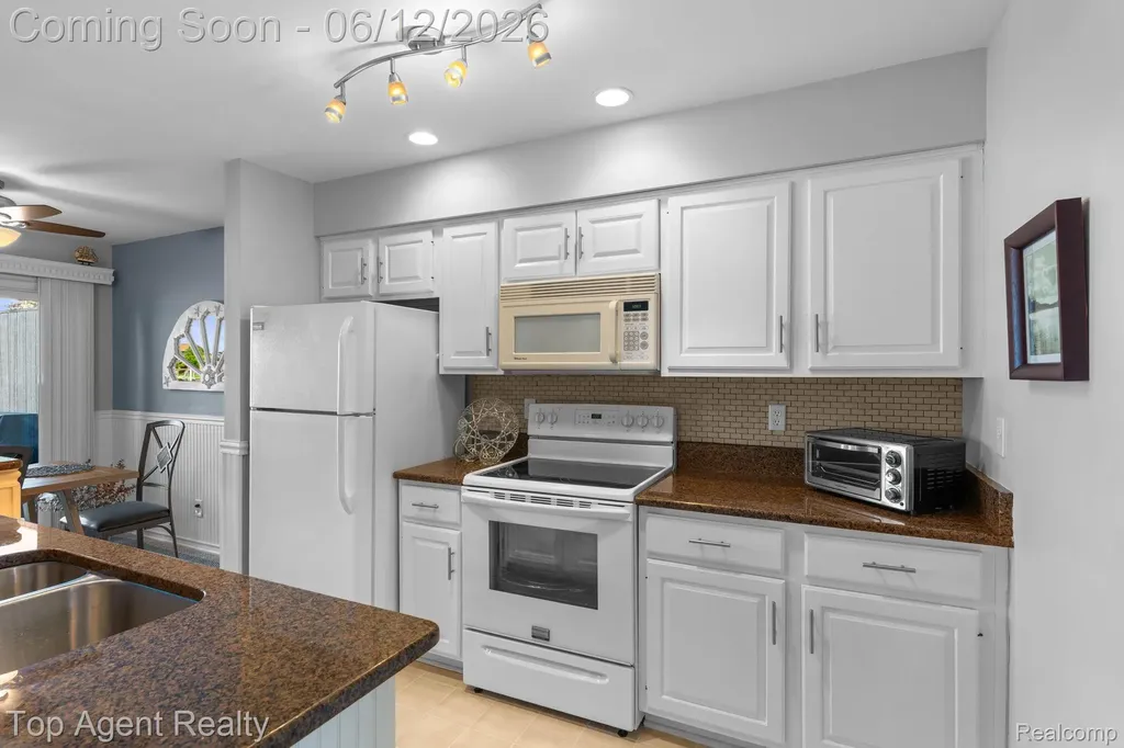 7214 Harbor Drive Clay Township MI 48001
