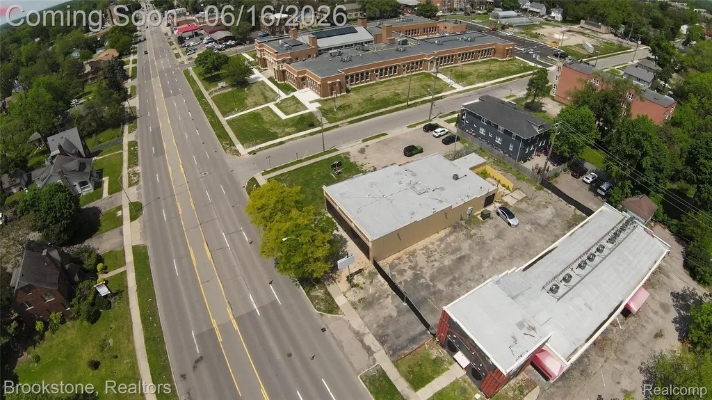 606 W Huron Street Pontiac City MI 48341
