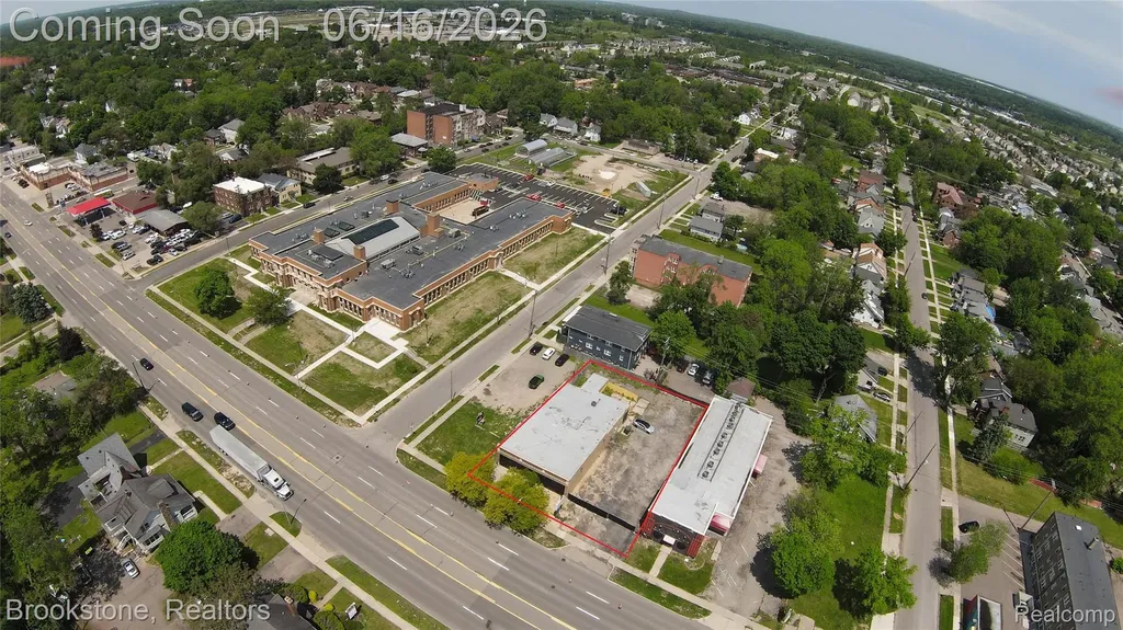606 W Huron Street Pontiac City MI 48341
