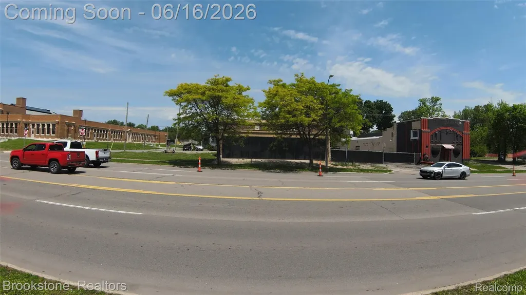 606 W Huron Street Pontiac City MI 48341