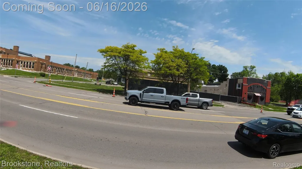 606 W Huron Street Pontiac City MI 48341