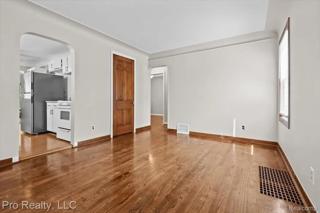 715 N Altadena Avenue Royal Oak City MI 48067