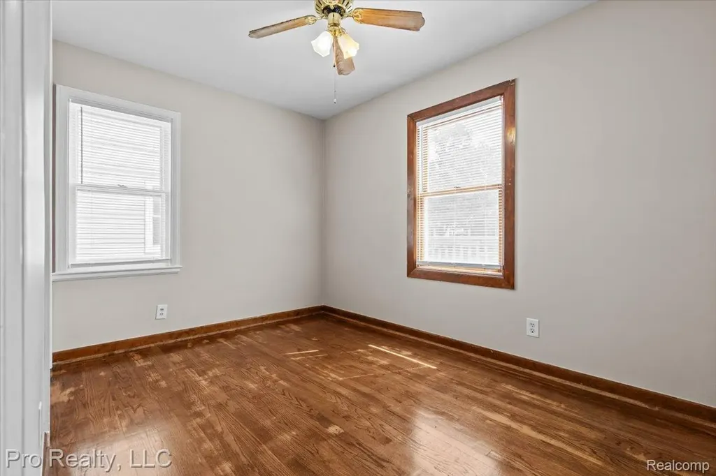 715 N Altadena Avenue Royal Oak City MI 48067