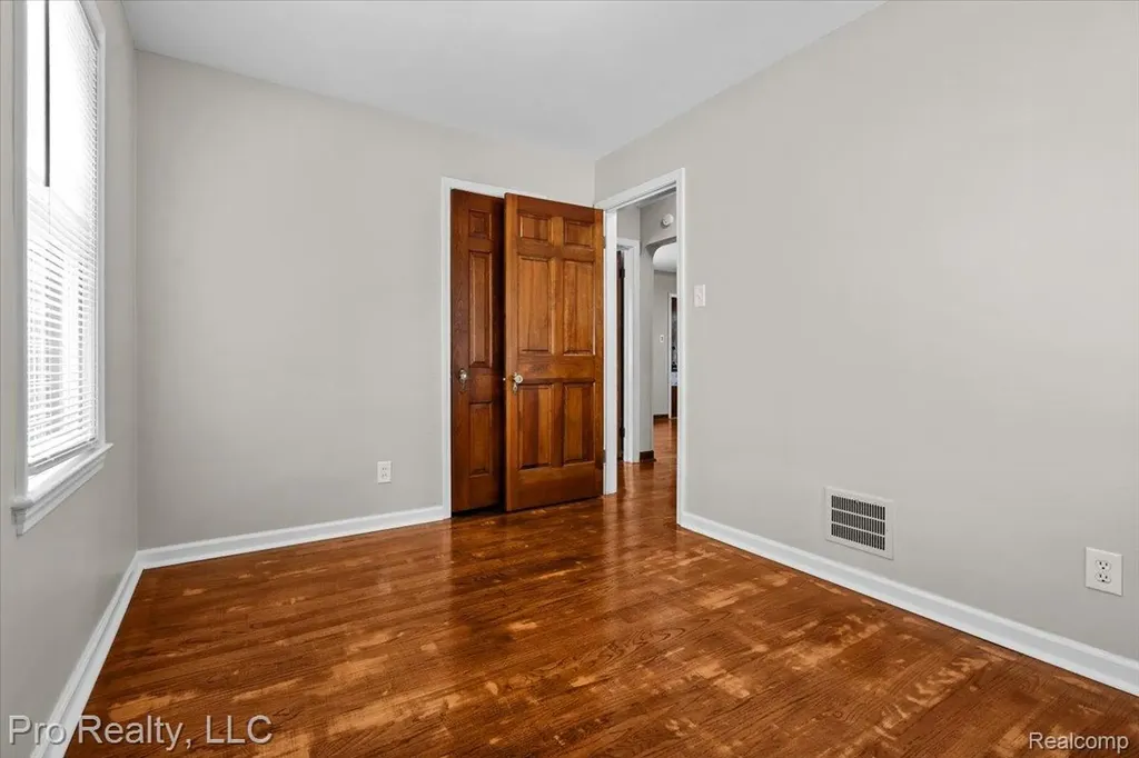 715 N Altadena Avenue Royal Oak City MI 48067