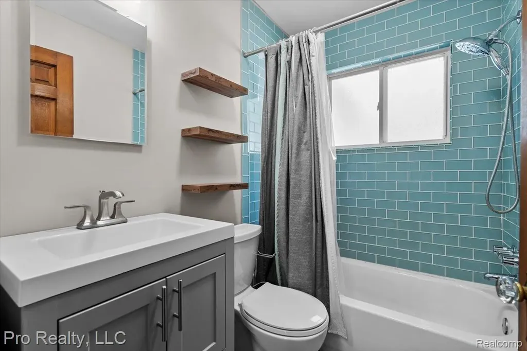 715 N Altadena Avenue Royal Oak City MI 48067