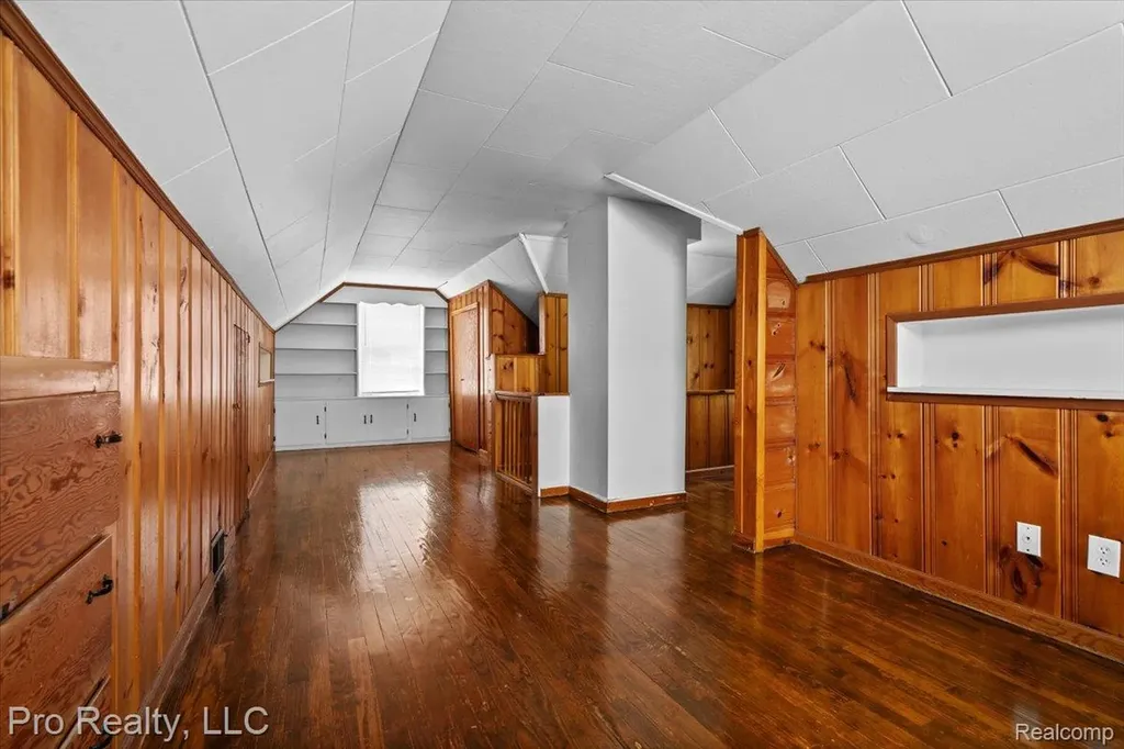 715 N Altadena Avenue Royal Oak City MI 48067