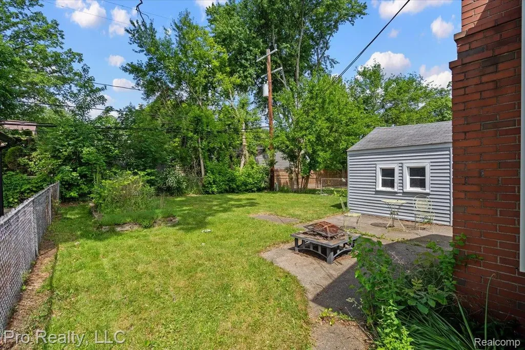 715 N Altadena Avenue Royal Oak City MI 48067
