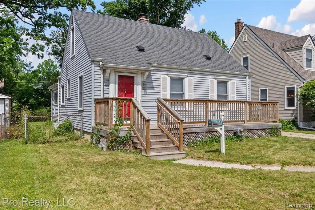 715 N Altadena Avenue Royal Oak City MI 48067