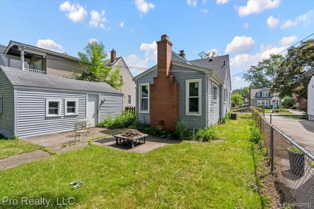 715 N Altadena Avenue Royal Oak City MI 48067