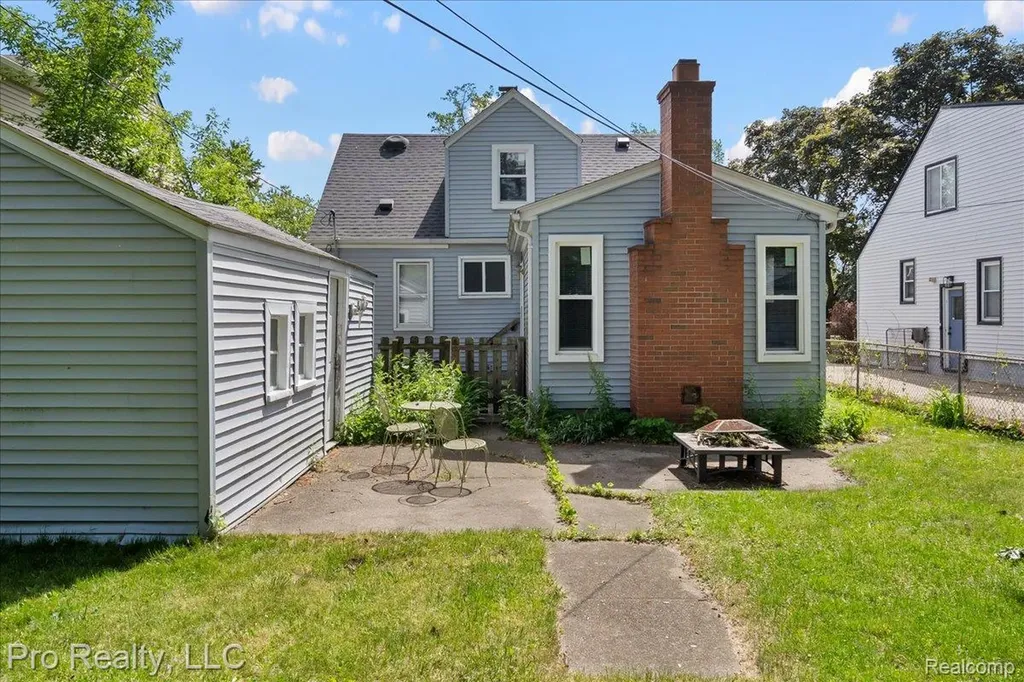 715 N Altadena Avenue Royal Oak City MI 48067