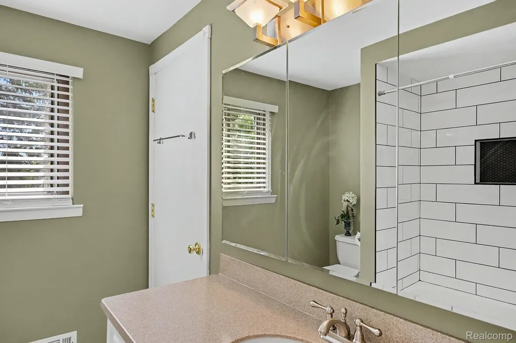 1683 Dancer Drive Rochester Hills City MI 48307