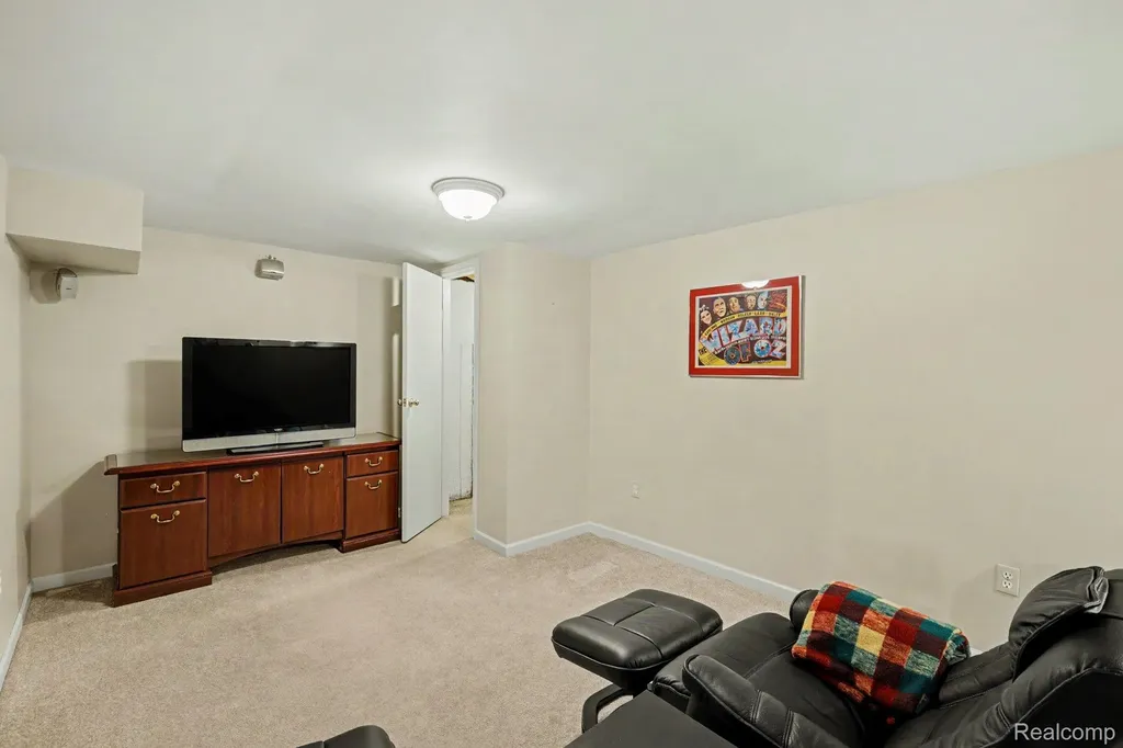 1683 Dancer Drive Rochester Hills City MI 48307