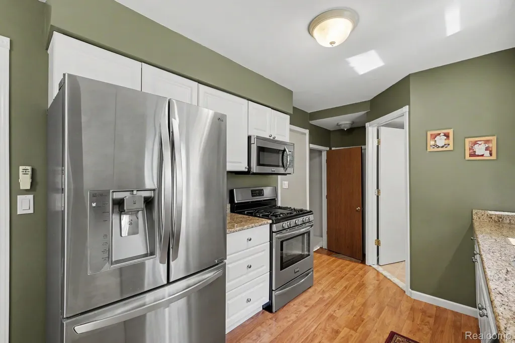 1683 Dancer Drive Rochester Hills City MI 48307