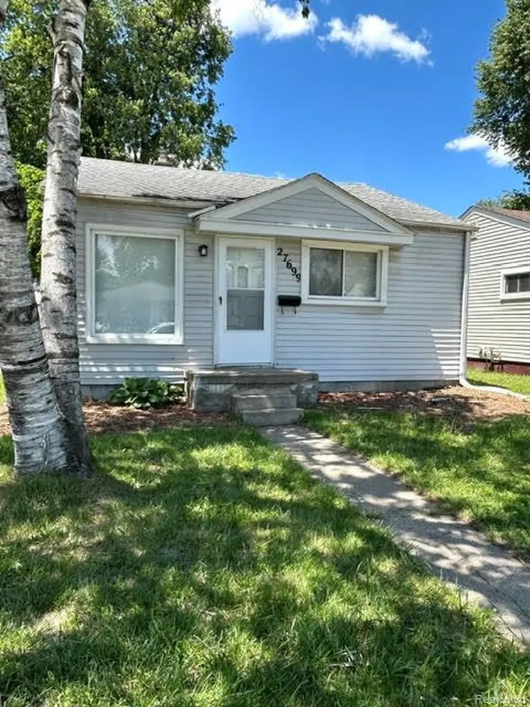 27699 Brettonwoods Street Madison Heights City MI 48071