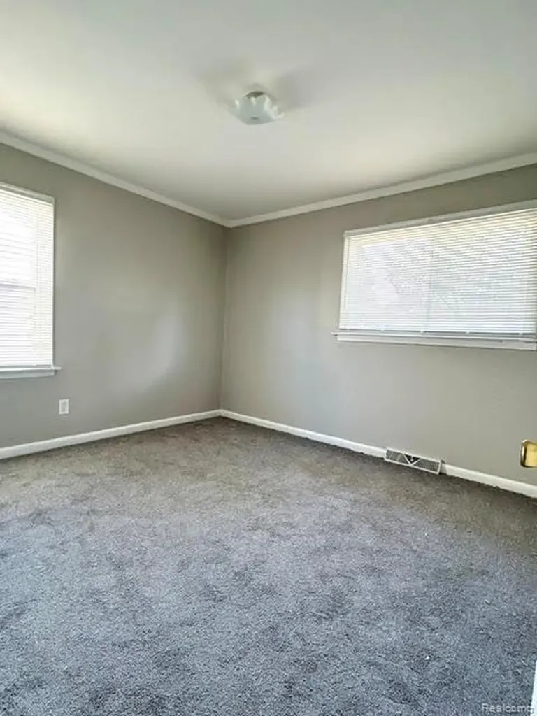 27699 Brettonwoods Street Madison Heights City MI 48071