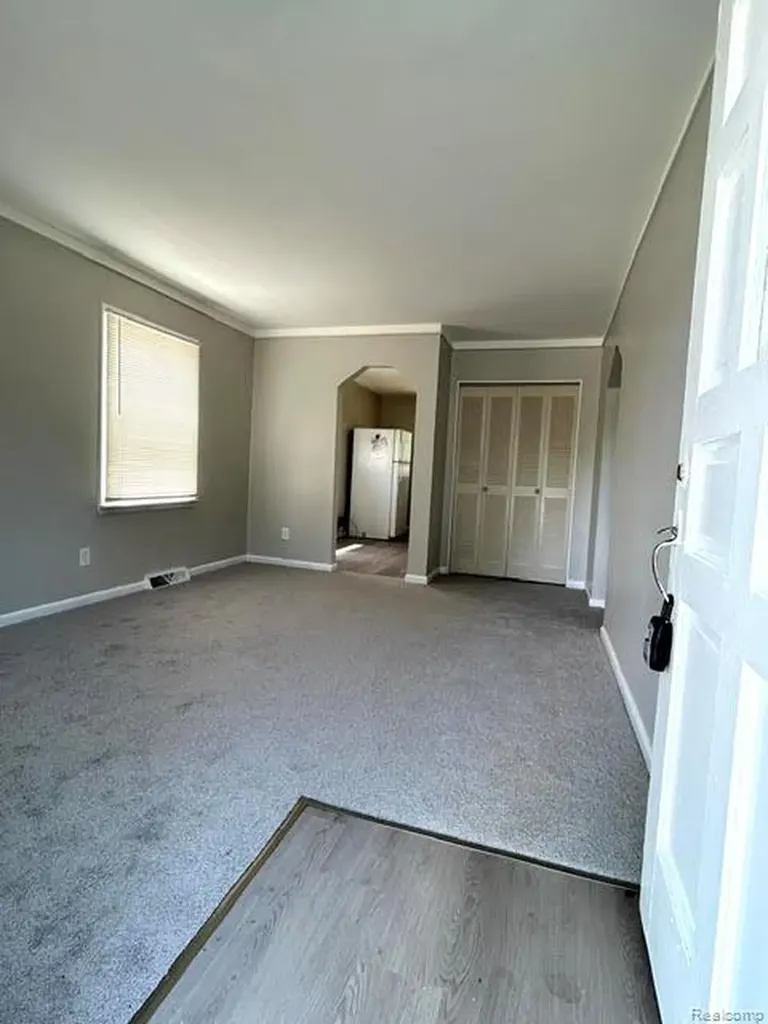 27699 Brettonwoods Street Madison Heights City MI 48071