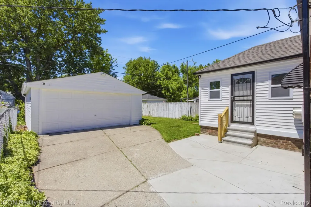 18667 Rutherford Street Detroit City MI 48235