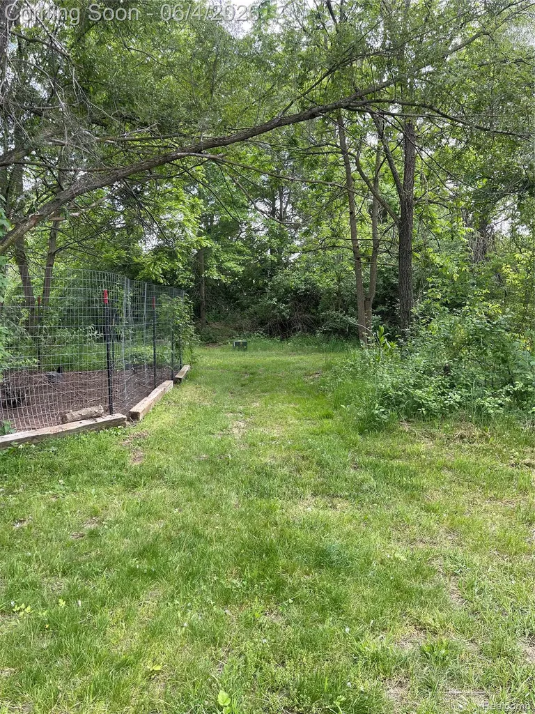 48261 Roy Court Sumpter Township MI 48111