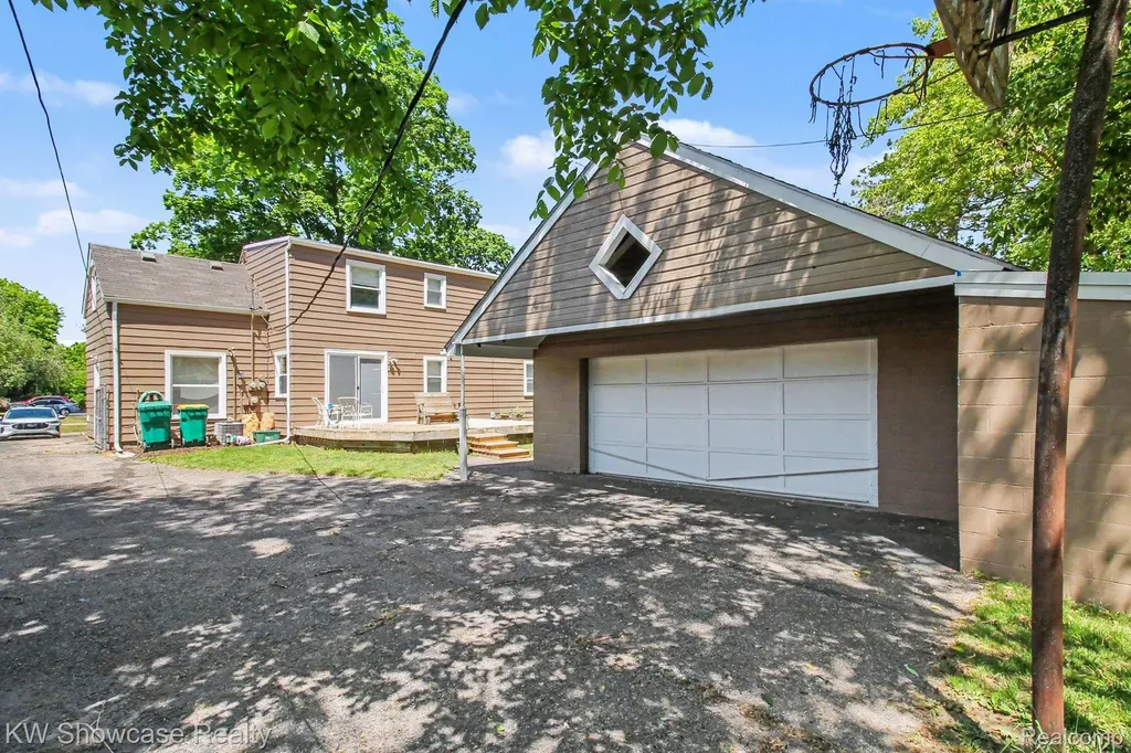 141 Kissane Avenue Brighton City MI 48116