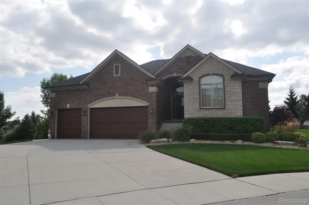 62735 Franklin Park Drive Washington Township MI 48094