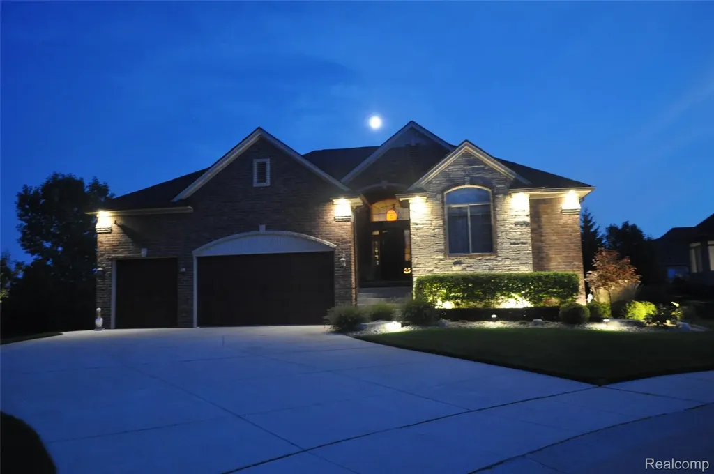 62735 Franklin Park Drive Washington Township MI 48094