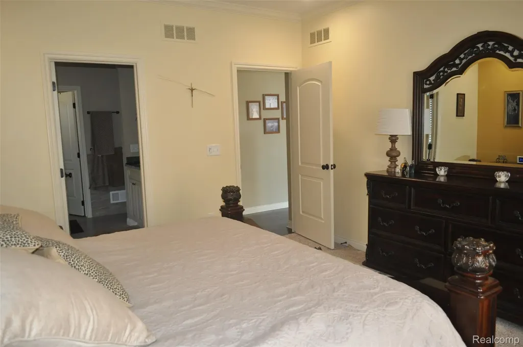 62735 Franklin Park Drive Washington Township MI 48094