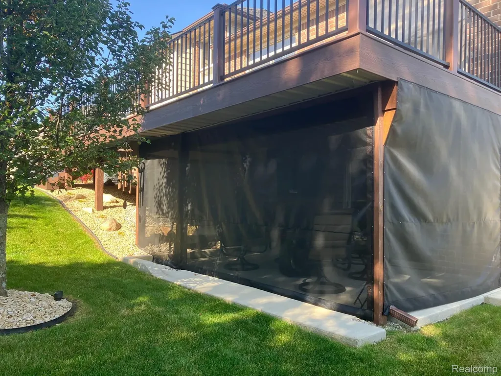 62735 Franklin Park Drive Washington Township MI 48094