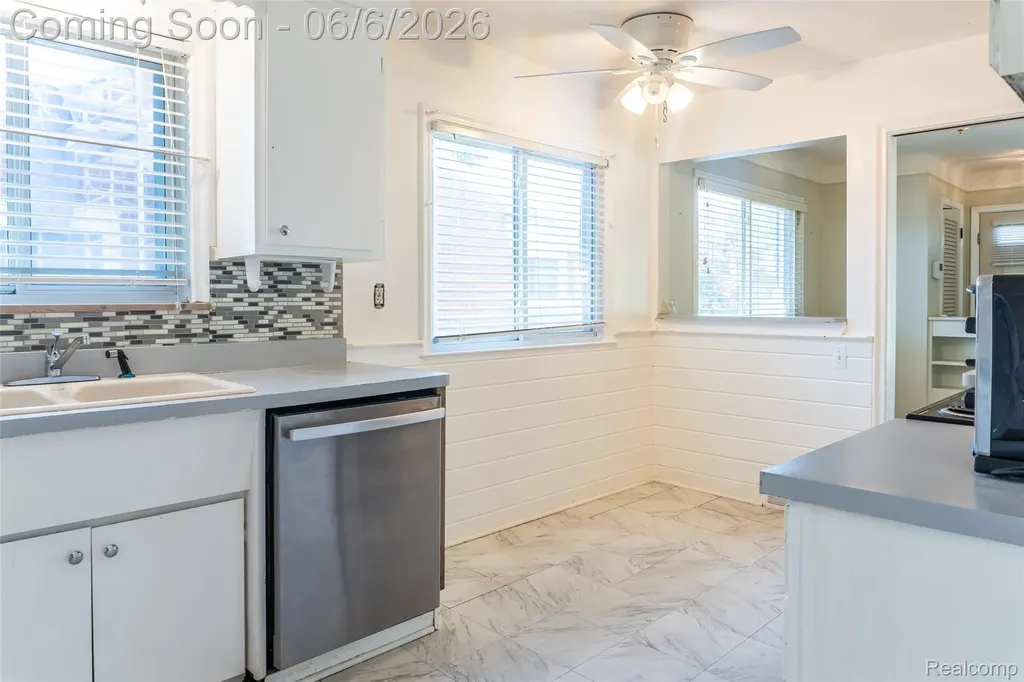 12770 Nathaline Redford Charter Township MI 48239