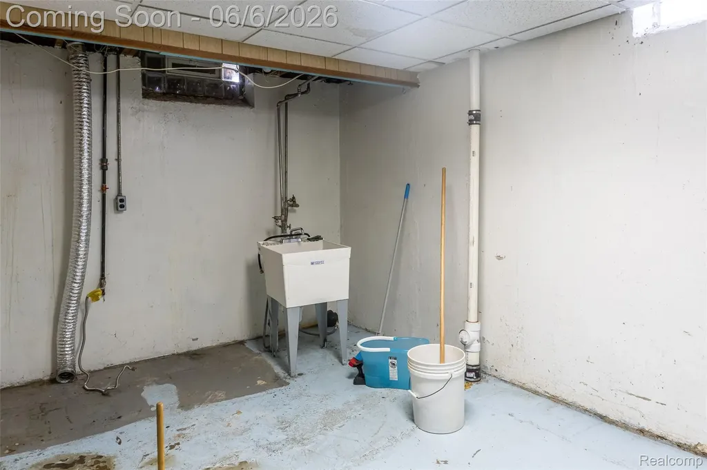 12770 Nathaline Redford Charter Township MI 48239