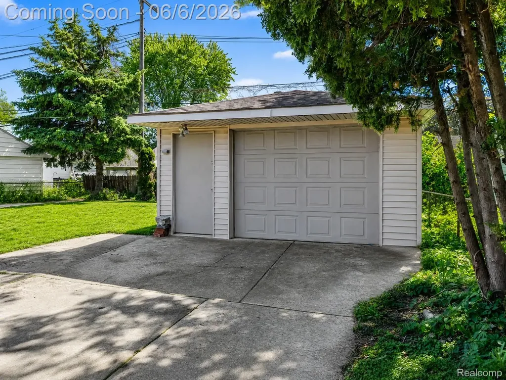12770 Nathaline Redford Charter Township MI 48239