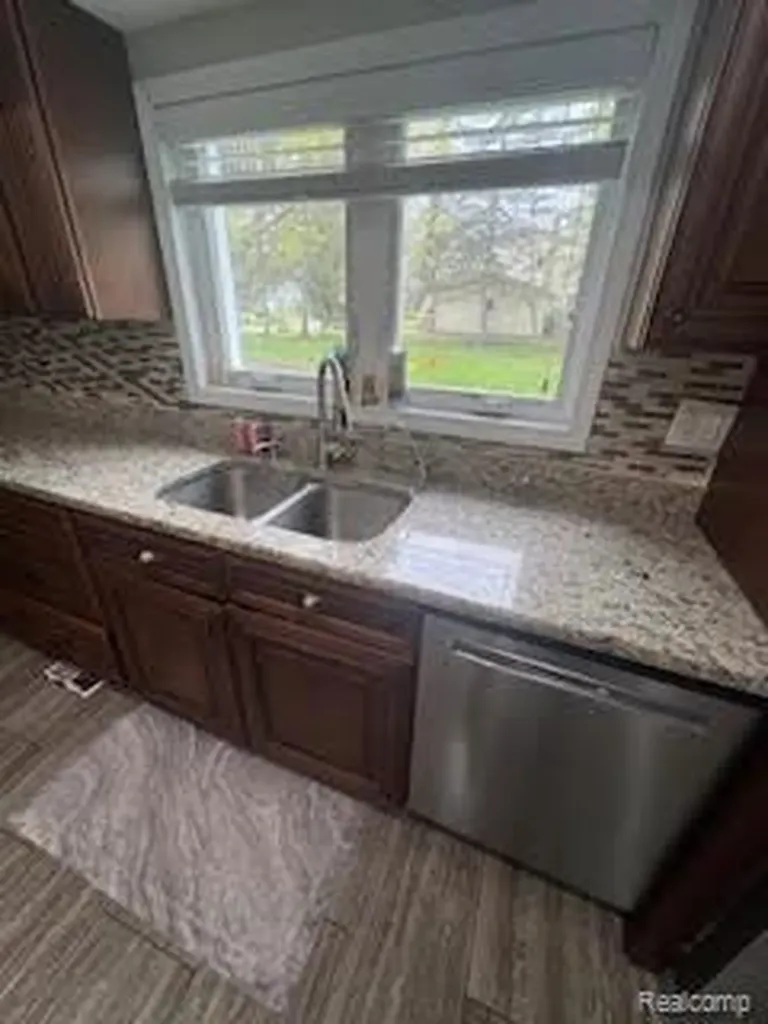 3700 Green Lake Road W West Bloomfield Charter Township MI 48324