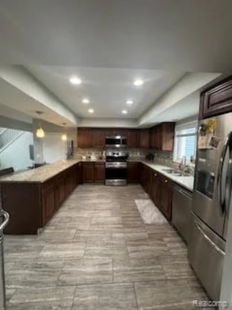 3700 Green Lake Road W West Bloomfield Charter Township MI 48324