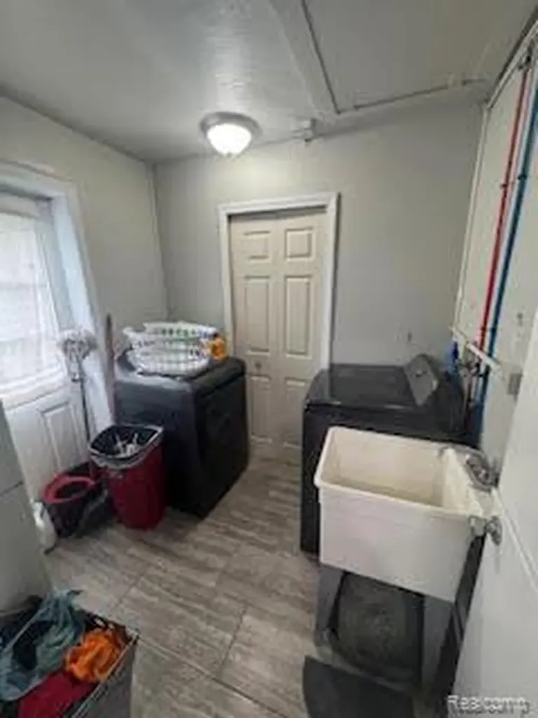 3700 Green Lake Road W West Bloomfield Charter Township MI 48324