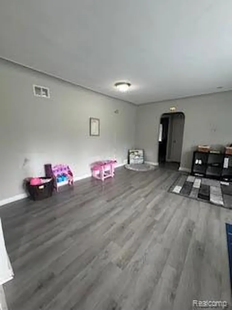 3700 Green Lake Road W West Bloomfield Charter Township MI 48324