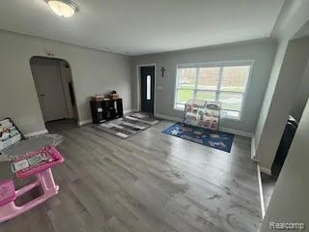 3700 Green Lake Road W West Bloomfield Charter Township MI 48324