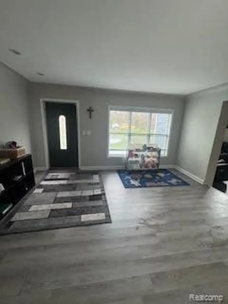 3700 Green Lake Road W West Bloomfield Charter Township MI 48324
