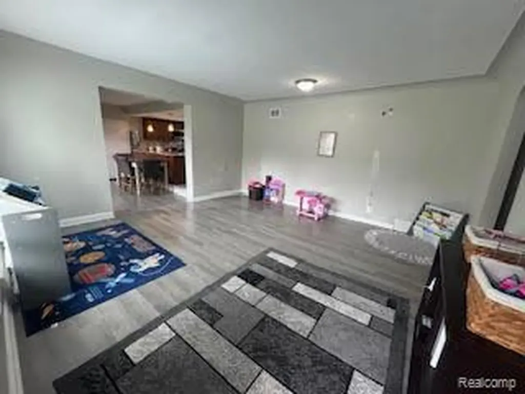 3700 Green Lake Road W West Bloomfield Charter Township MI 48324