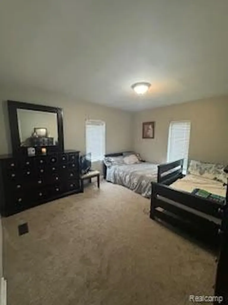 3700 Green Lake Road W West Bloomfield Charter Township MI 48324