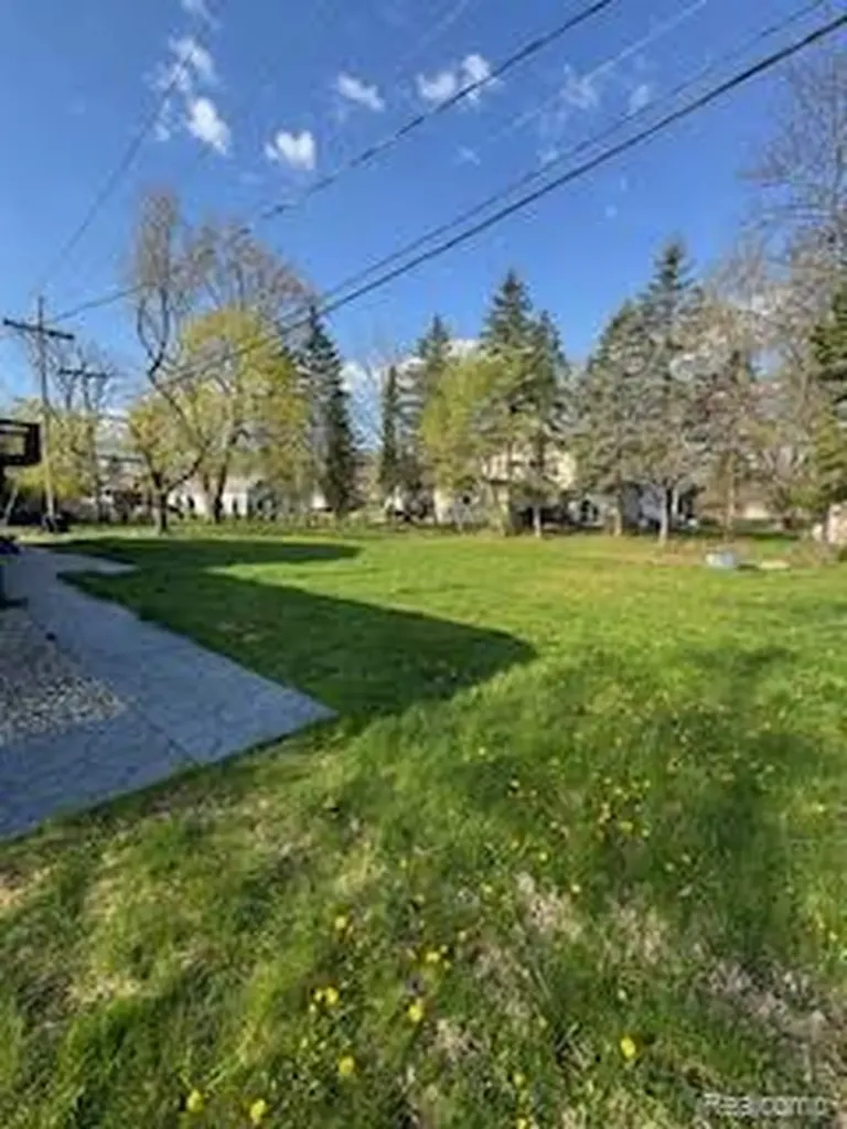 3700 Green Lake Road W West Bloomfield Charter Township MI 48324