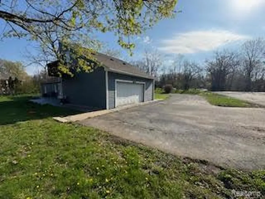 3700 Green Lake Road W West Bloomfield Charter Township MI 48324