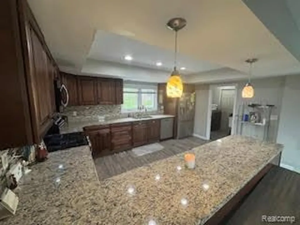 3700 Green Lake Road W West Bloomfield Charter Township MI 48324