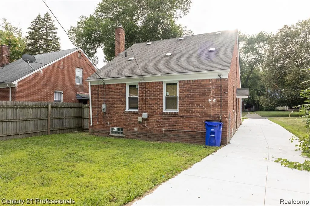 19372 Sunderland Road Detroit City MI 48219
