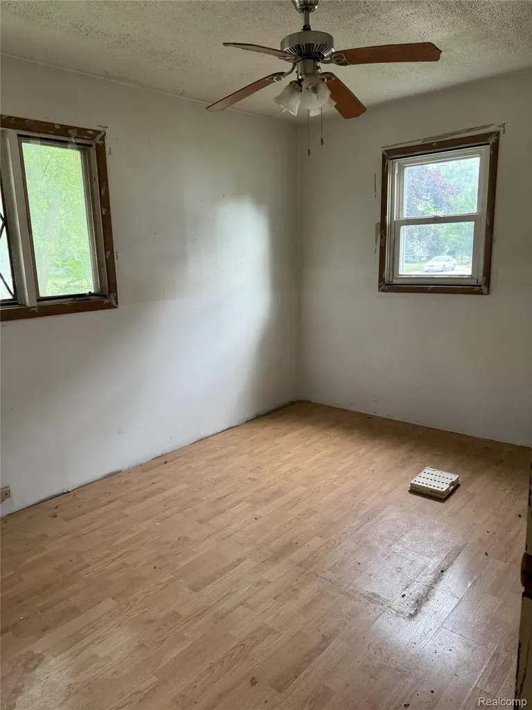 824 Harbor Avenue Monroe City MI 48162