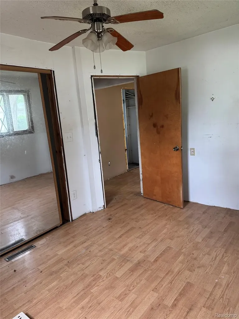824 Harbor Avenue Monroe City MI 48162