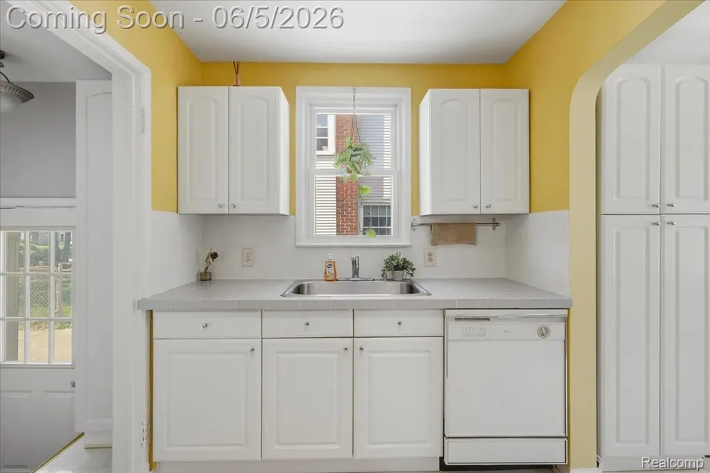 1959 Cass Boulevard Berkley City MI 48072