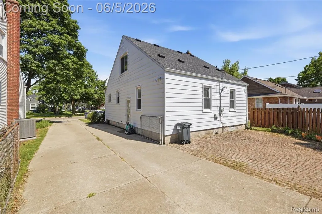 1959 Cass Boulevard Berkley City MI 48072