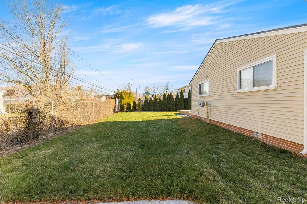 27020 Havelock Drive Dearborn Heights City MI 48127